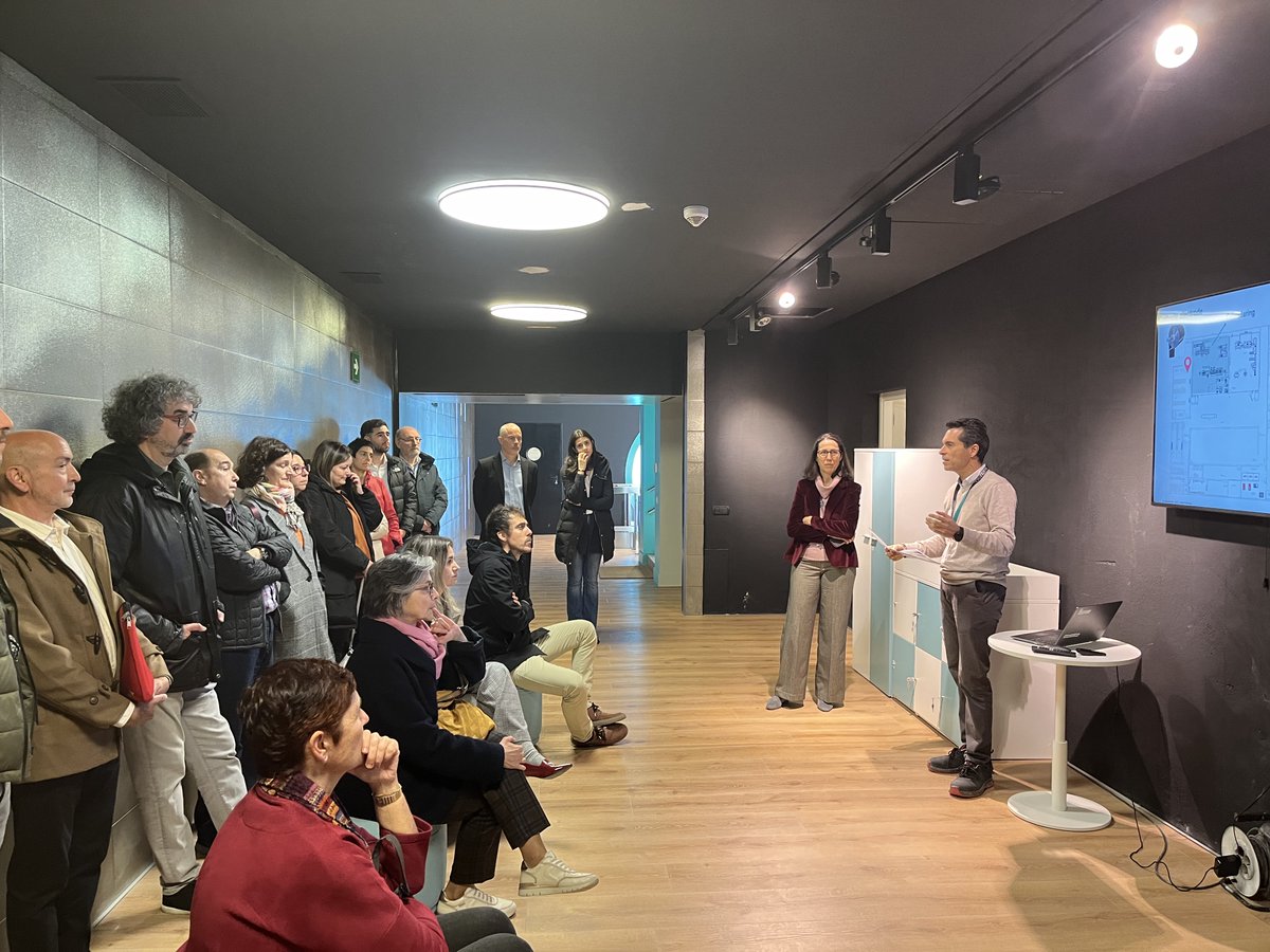 BICAraba's tweet photo. 🟢 Hoy todo el equipo de Transformación Digital del @grupospri nos hemos reunido para hacer seguimiento de los programas que gestionamos, conocer novedades, y poner cara a las nuevas incorporaciones.
🙌🏻 Además, hemos aprovechado el encuentro para visitar #Basquevolt. https://t.co/dMsqyE7m5y