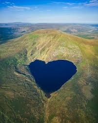 DavidJCuddy's tweet photo. @ianbremmer Lough Ouler in Wicklow, Ireland. https://t.co/CobZLaMQqW