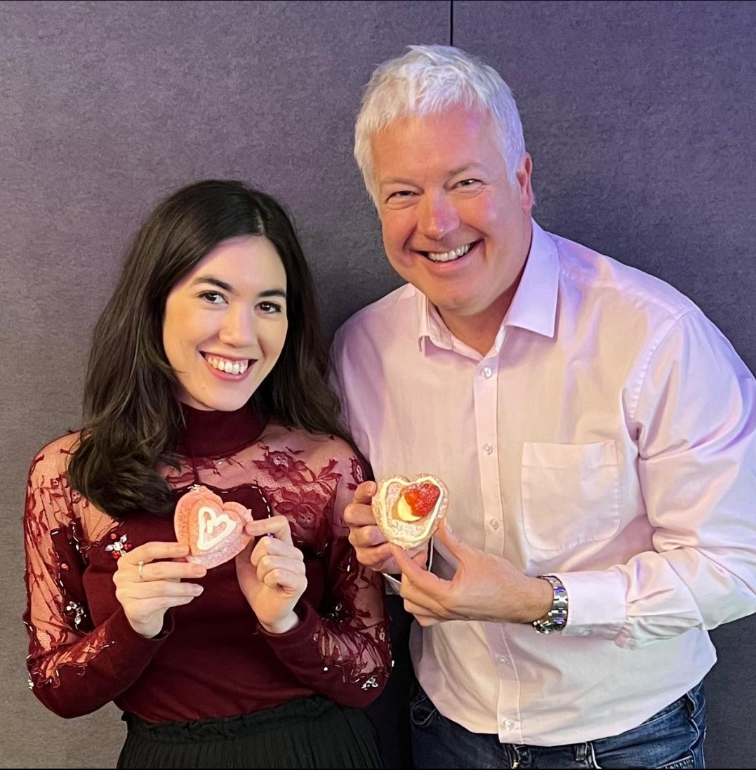 My weather buddy @SabrinaJayneLee bought me a little gift for #ValentinesDay. She is a real sweetheart and we're blessed to have her on the @BBCWales weather team 🥰
