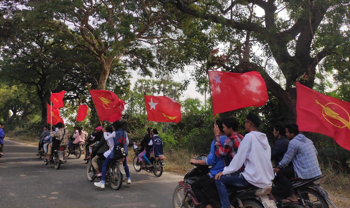 HighHigh234's tweet image. All Burma Federation of Student Unions and youths from #Budalin Twp, #Sagaing Region, marched on motorcycles and protested to oppose the #MilitaryDictatorship on Feb13.

#HelpMyanmarIDPs      
#2024Feb14Coup         #WhatsHappeningInMyanmar