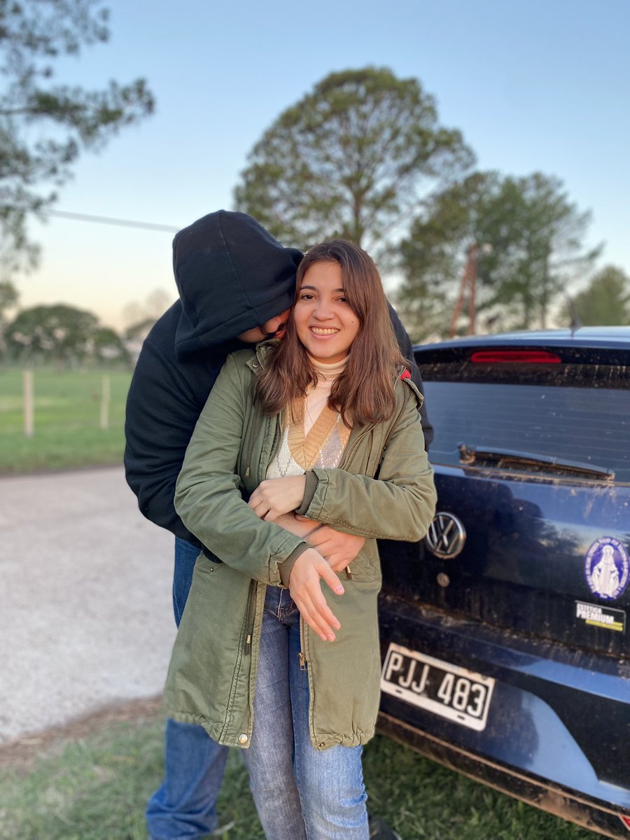 Andressss_C's tweet photo. Mención especial para ella, la que me banca todo y en todo, la que esta todos los días a pesar de la distancia, la que me escucha y me pone en mi lugar cuando es necesario, mi mejor amiga, mi compañera. Te amo ❤️ https://t.co/FMgfaazA2w