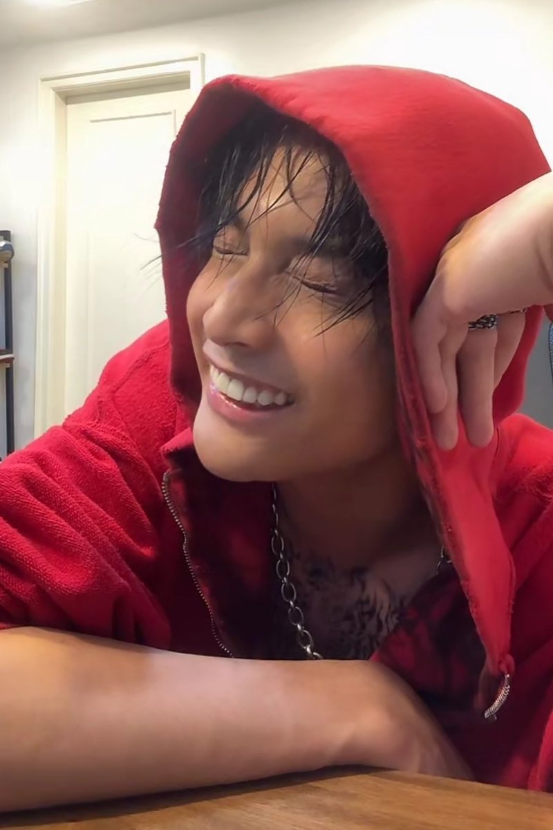 mahal kita. thank you for your efforts to connect &amp; interact with us more. im really glad to hear from you mismo na you're happy. it's what matters to us kasi you deserve it so much. 💕