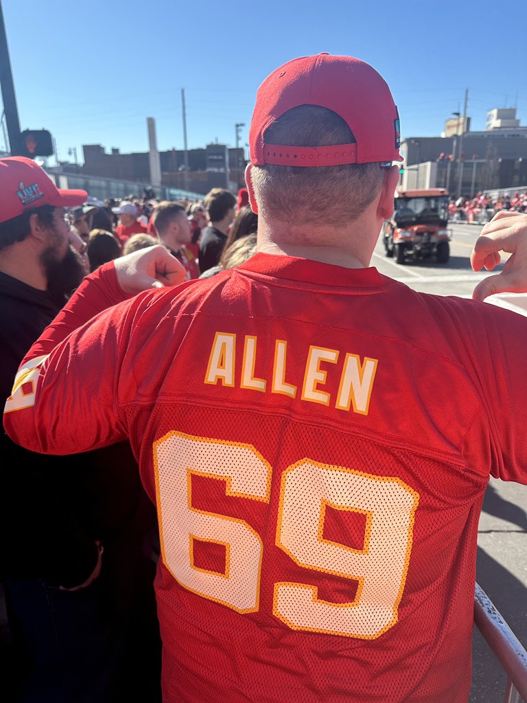 gavin_hood's tweet photo. #NotNewJerseys @KyleBrandt @gmfb https://t.co/Uqkdi1wDTU
