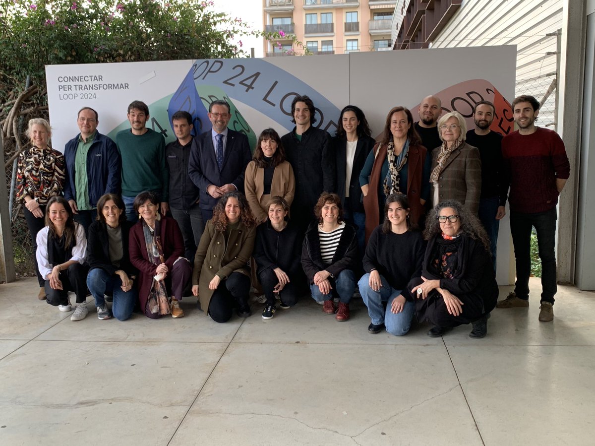 adr_balears's tweet photo. Una vintena de prototips constaten com el material de rebuig es converteix en nous productes amb el disseny.

El conseller A. Sáenz de San Pedro visita la mostra de #loopdisseny de l’IDI amb Francesca Martí, directora de @Deixalles, col·laboradors del projecte.

@conselleriaEOE https://t.co/nHjYBXsELF