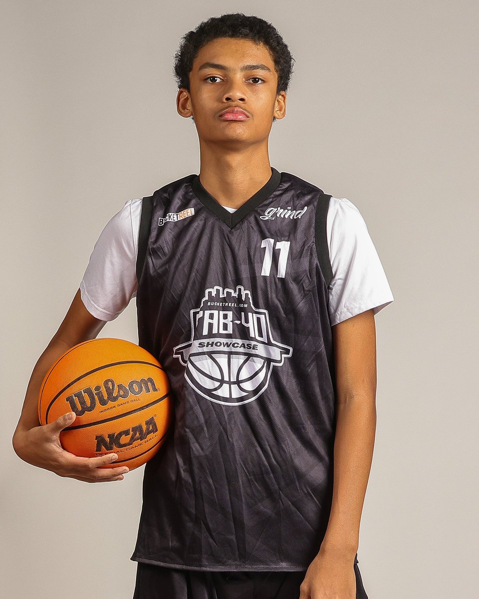 BucketReel's tweet photo. Justin Gray Jr. - 6’1” PG
Smoky Mountain Middle (2028)

True point guard that dribbles with his head up, looks to keep everyone involved but can light it up too! Elite shooting ability off the dribble &amp; off the catch. Has some length to him and a high IQ. Instant impact player. https://t.co/vpGAAGBsVQ