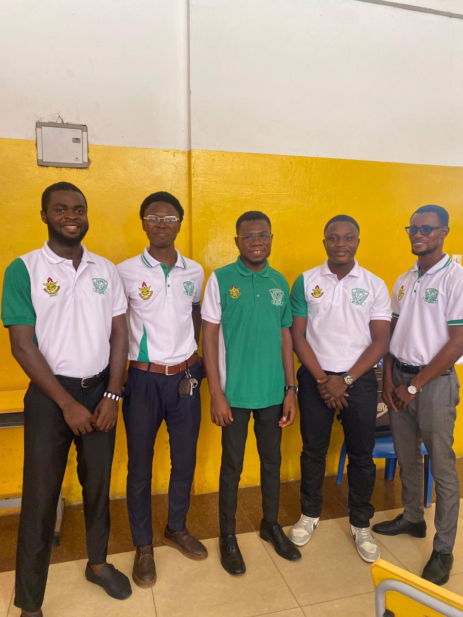 Mr_Kobby4's tweet photo. It was a great experience to be part of the team to introduce Photonics to our High School students at OWASS. For the love of Physics. A big Thank You to all the team @SOP_KNUST @PhotonicsGhana @spiestudentchapter https://t.co/UGp0SjlkO1