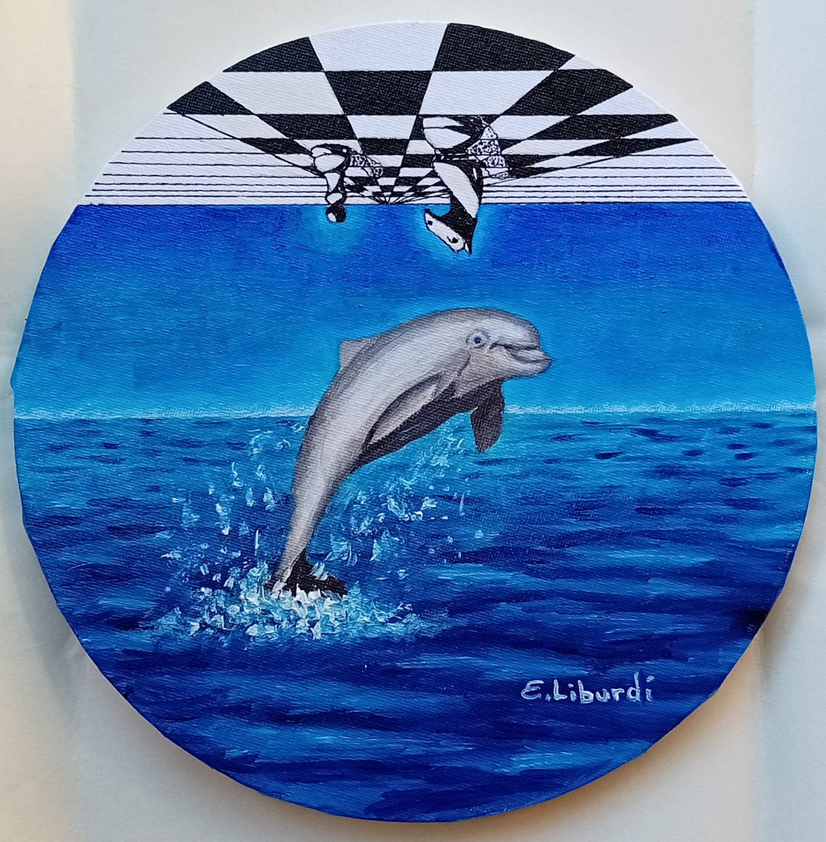 verde_linfa's tweet photo. "Salto dimensionale" olio e china su tela tonda diam.25cm #art #contemporaryart #artist #italianartist #metaphysicalart #metaphysical #painting #oilpanting #oiloncanvas #inkdrawing #drawing #sea #dolphin #blue #sky #colors #chess #chessboard #horse #loveart #🎨 #🖌 #✏️ https://t.co/ynfD2k1tHG