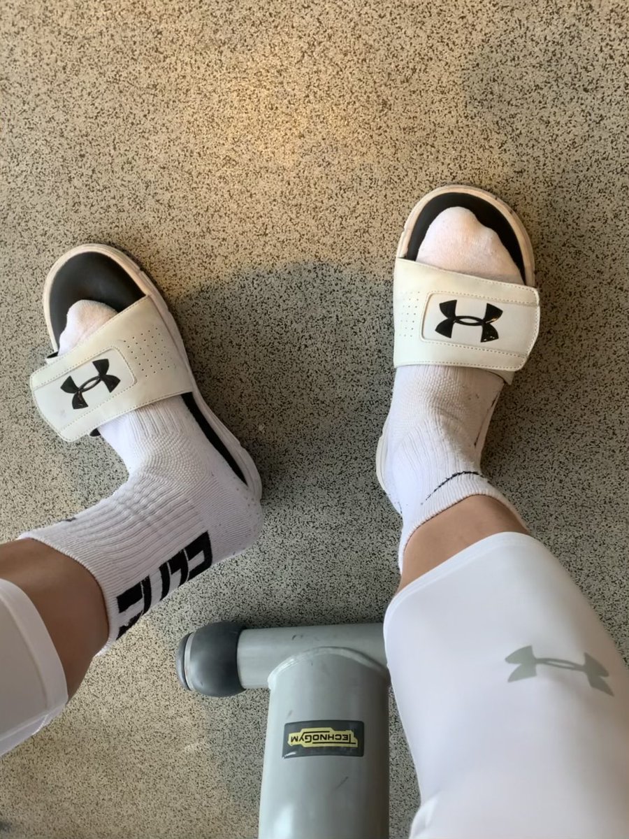 打完球来健身 #白袜 #白袜体育生 #白袜控 #白袜粗口 #白袜臭脚 #体育生 #1s #肉壮 #直男