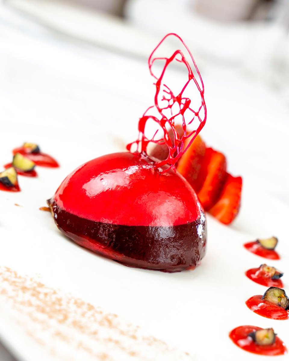 El 𝐀𝐌𝐎𝐑 está llamando a tu puerta y viene cargado de verduras de temporada como las tagarninas, carnes de caza y dulces bien golosos. Este 14 de febrero queremos ayudarte a conquistar a quien más quieres por el estómago.
Ven y celebra 𝗦𝗮𝗻 𝗩𝗮𝗹𝗲𝗻𝘁í𝗻 con nosotros!