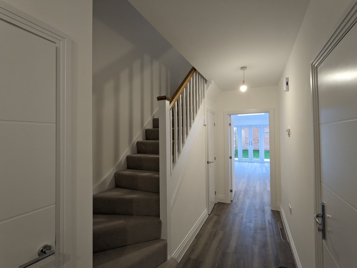 KSDDecorating's tweet photo. Here are some photos of our recently completed project for @CALAHOMES , Rivermead Gardens in Alton, using @crownpaints . https://t.co/vl5reL5kwk