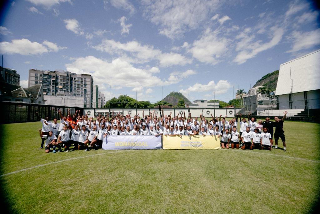 En los drafts de @WomanGoal_ en Brasil (Porto Alegre, Rio de Janeiro y São Paulo) participaron casi el doble de chicas de las q se esperaban. En pleno Carnaval, con calles cortadas y el país paralizado. Un éxito absoluto. Nadie va a parar el crecimiento del fútbol femenino 🚀♀️🇧🇷