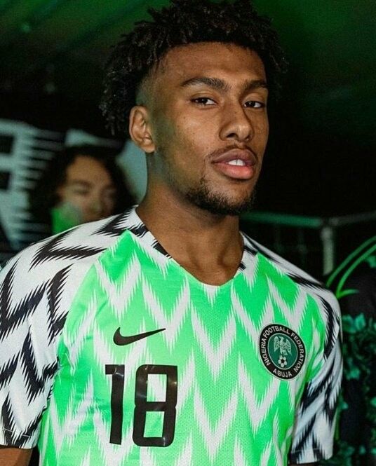 Iwobi if you ever pick the call of NFF again,  just know we the delta have disown you, my brother focus on your club football,  make money and take care of your family, I don't want to ever see you put on this green  again,  Nigerians are wicked,  bad people everywhere.