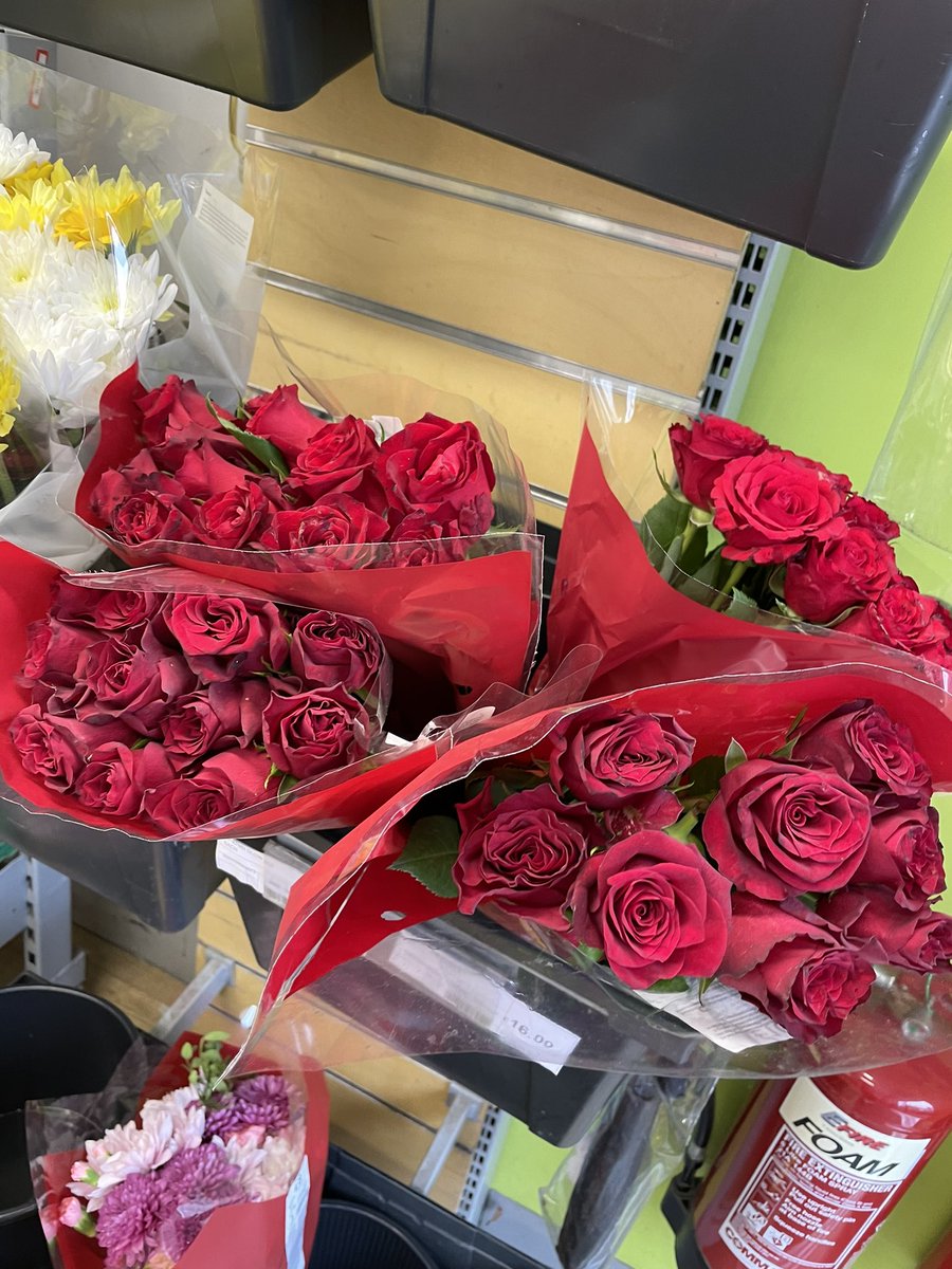 ThisisReenee's tweet photo. As if Valentines Day wasn’t enough of a rip off already! @coopuk bunches of a dozen roses are all 11 or less!! When I questioned this, the young lady simply said, sorry,we just sell what we are sent! #poorshow #ripoffbritain #valentinesday @BBCNews @SkyNews @MartinSLewis https://t.co/y8coV1JNYm