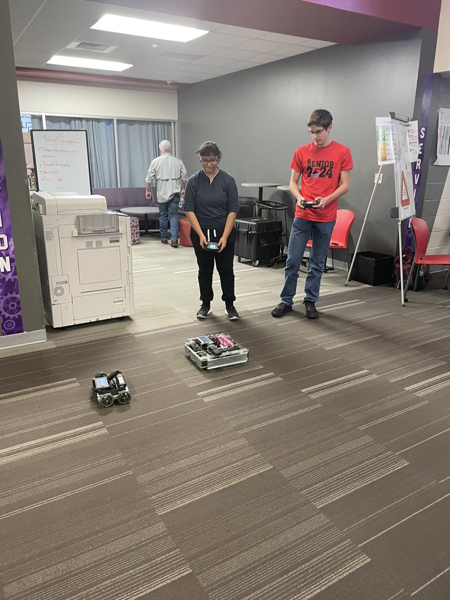 SaraWindham5's tweet photo. Parents as Partners Night- WOW! CTE students showcased work in the healthcare, culinary, agricultural, automotive, plumbing, electrical, robotics, &amp; computer science fields, just to name a few. They were knowledgeable &amp; enthusiastic! @BeltonISD #empoweringfutures https://t.co/K9tx5OqV81