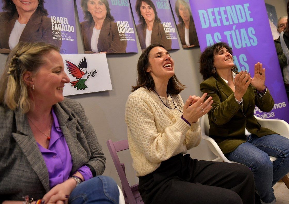 Podemos_Galicia's tweet photo. Hoxe tivemos encontro militante en Vigo coas nosas candidatas @isabelfaraldo @Carmen_Berzosa_ e @IreneMontero onde charlamos e compartimos vivencias e inquedanzas. https://t.co/8FYL5DMyaz
