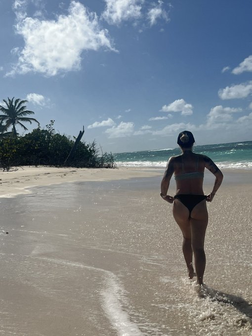 Last day in paradise 🏝️ https://t.co/Meu9xphafR