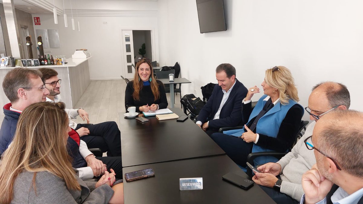 Hoy, 14 de febrero, la 𝗔𝘀𝗼𝗰𝗶𝗮𝗰𝗶𝗼́𝗻 𝗥𝗶𝗯 𝗔𝟯 ha celebrado la primera 𝗝𝘂𝗻𝘁𝗮 𝗗𝗶𝗿𝗲𝗰𝘁𝗶𝘃𝗮 del año en el 𝗛𝗼𝘁𝗲𝗹 𝗛𝗼𝘀𝗽𝗲𝗱𝗮𝗿𝘁𝗲, a las 9.30h.

La reunión se ha centrado en temas cruciales para el futuro y el desarrollo continuo de la asociación.