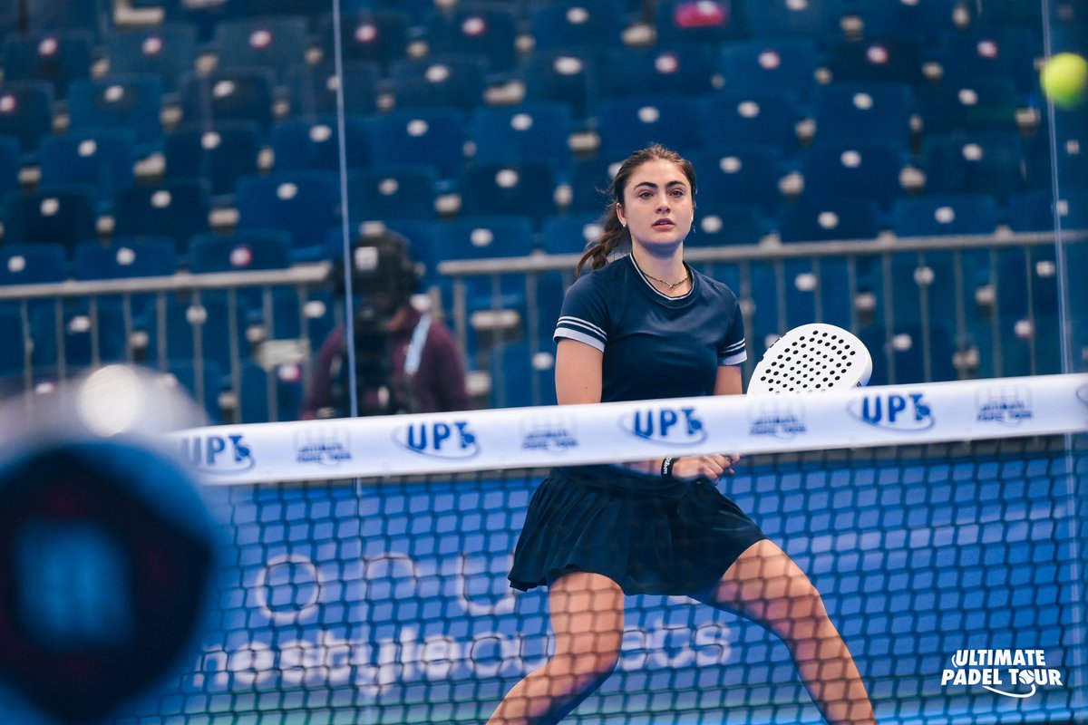 #UPTACoruña🐙
1/16 Cuadro 🚺 Femenino

👏 Carolina Orsi &amp; Marina Lobo
🆚 6/4-6/4
👋 María Portillo &amp; Catarina Santos

📍EXPOcoruña
🔢 Marcador en directo 👉 ultimatepadeltour.com
