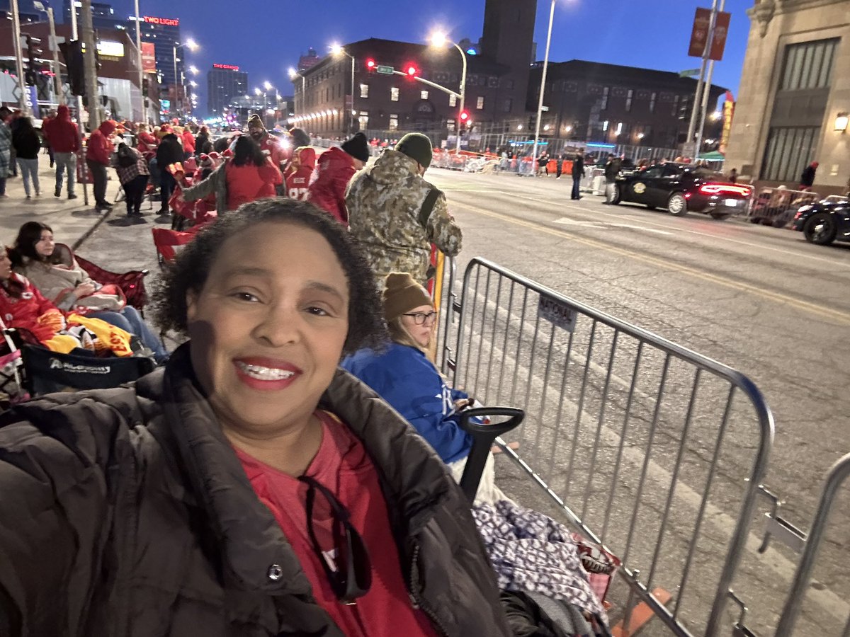 Posted up and ready to cheer on back to back <a href="/Chiefs/">Kansas City Chiefs</a> #SuperBowl victories.