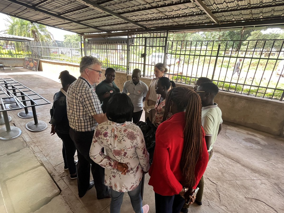 Back in Lilongwe ,Malawi delivering @COAIrl HOT (HDU, Obstetric  & Trauma) course to 38 enthusiastic Anaesthetic Clinical officers. Part of @COAIrl training program in Malawi now in its 20th year .@canecsa @cosecsa @wfsaorg @RCSI_GlobalSurg @AnaesTrainees