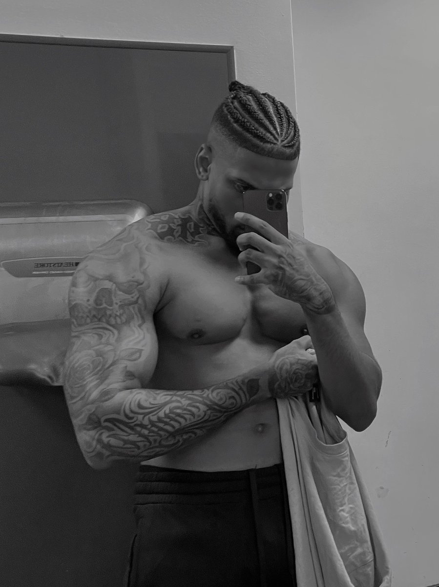 RealJustTevin's tweet image. Gym feels good! 

Follow my ig in bio 💪🏽