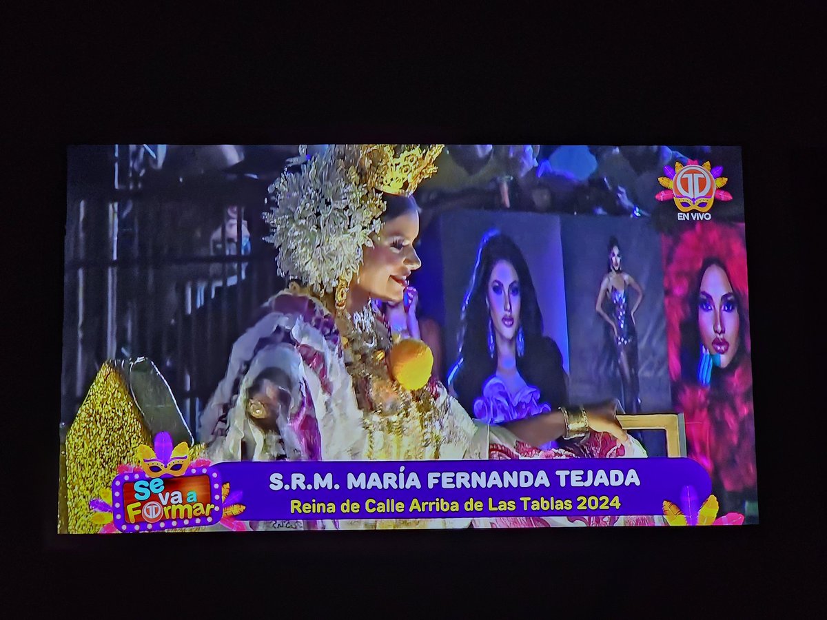 oecarrasco12's tweet photo. Tembleques de la reina de #CalleArriba de #LasTablas confeccionados por mi hermana @florecitatablena @fefita24_florecitatablena 😃💪🏻 https://t.co/BY5S7ZnCKJ