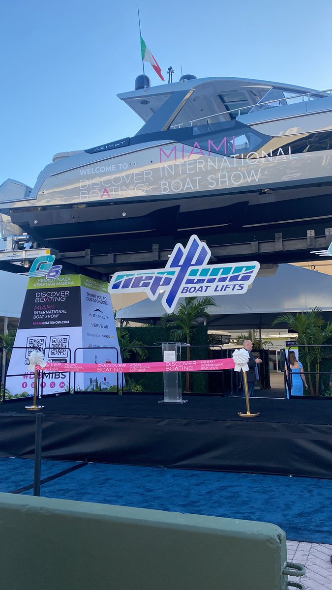 Getting ready to cut the ribbon to open the <a href="/discoverboating/">Discover Boating | Your Go-To Boating Resource</a> Miami International Boat Show! #DBMIBS