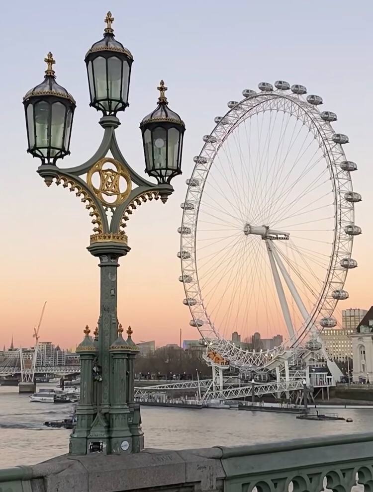 afcul's tweet image. Happiness is managed. The road of life will not go straight forward. It will always be bumpy and muddy, and there will always be ups and downs. The direction we are moving in will not always be correct, we will always do something wrong, and we will always take some detours.