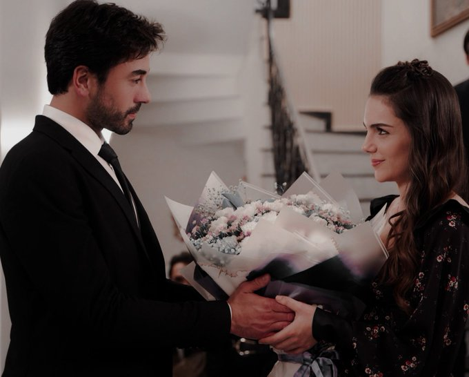 CarinaAFre's tweet photo. @MuzikveTV 💙Eternos 
#Ayfer 
#GökhanAlkan 
#YağmurTanrısevsin 
#KalpYarasi https://t.co/N05wk3aEkf