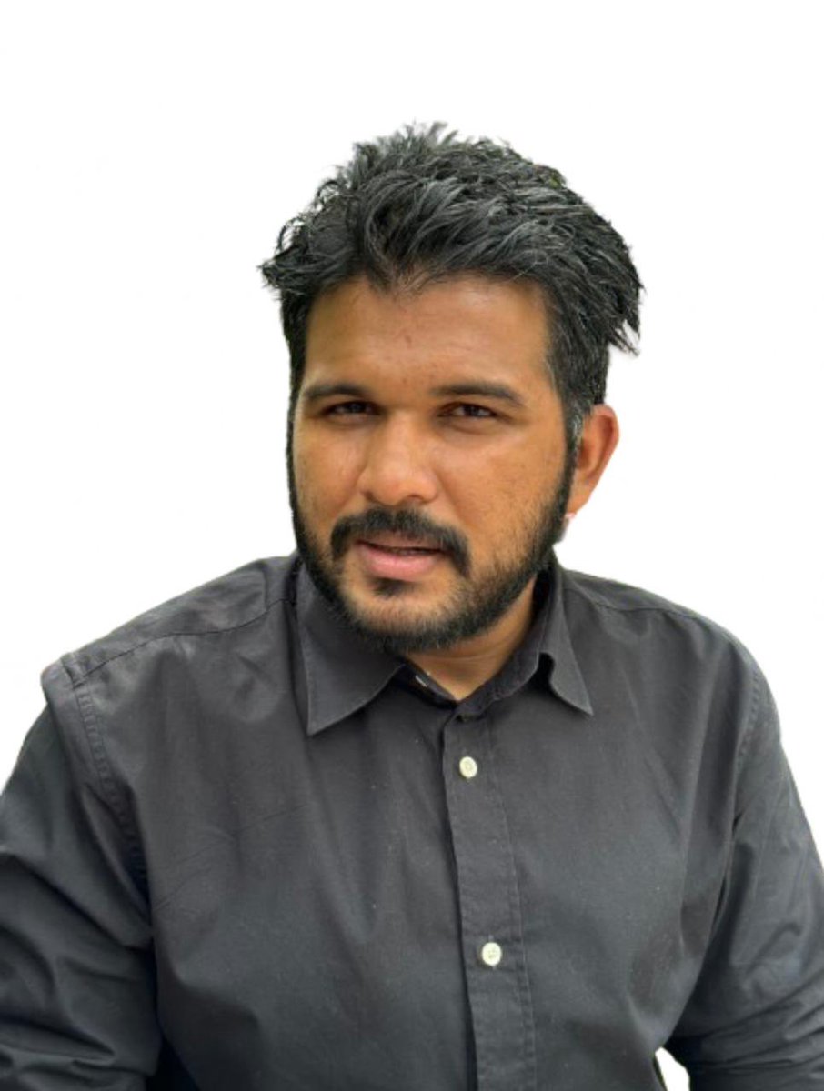 Arttey's tweet photo. V. FELIDHOO dhaairaa ah vaadha kuravvaa Hussein Zaid-al-Arif (alhugan’du ge dharifulhu) miadhu Elections Commission ah form husha alhuvvaifi. InSha Allah Zaid ah inthihaab kaamiyaabu kurevveyne. https://t.co/UVgm1TbiXi