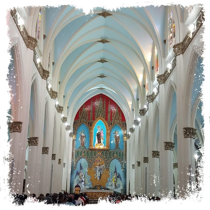 Miércoles de Ceniza. Rito de imposición de la ceniza, parte integral de la celebración litúrgica del Miércoles de Ceniza con que se inicia la Cuaresma #Panama #MiercolesDeCeniza