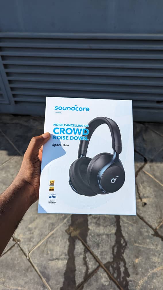 EtimSamuel15's tweet photo. Valentine offer ❤️🔥🔥
   Never too late 
Bud 
Head set 
Power bank
Solar generator etc

ValentinesDay
#ecom #iwobi #lati #davido #wizkid #valking #Wizkid
#futa #akwaibom #rain #dollar #drake #portable https://t.co/ExYGwf9CYb