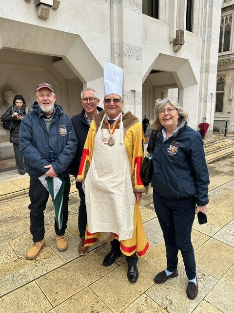 WheelwrightsWC's tweet photo. PANCAKE RACE 2024: Every Shrove Tuesday, dozens of Livery members split into teams and race around Guildhall Yard for the Inter-Livery Pancake Race hosted by the Worshipful Company of Poulters
📸 Gerry Edwards

#pancake #livery #london https://t.co/YOc05nfOFT