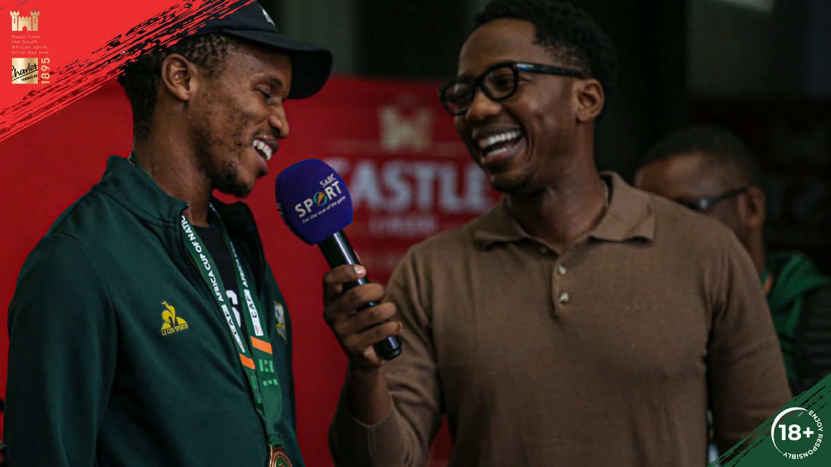 CastleLagerSA's tweet photo. INQAAABA! 🍻The Pride of the Nation! 🔥 Welcome home @BafanaBafana! 🇿🇦 62 million voices, The Backup Squad, are proud of your outstanding performance! 😀 Retweet if you’re a part of the #TheBackupSquad https://t.co/kugBzEgqvt