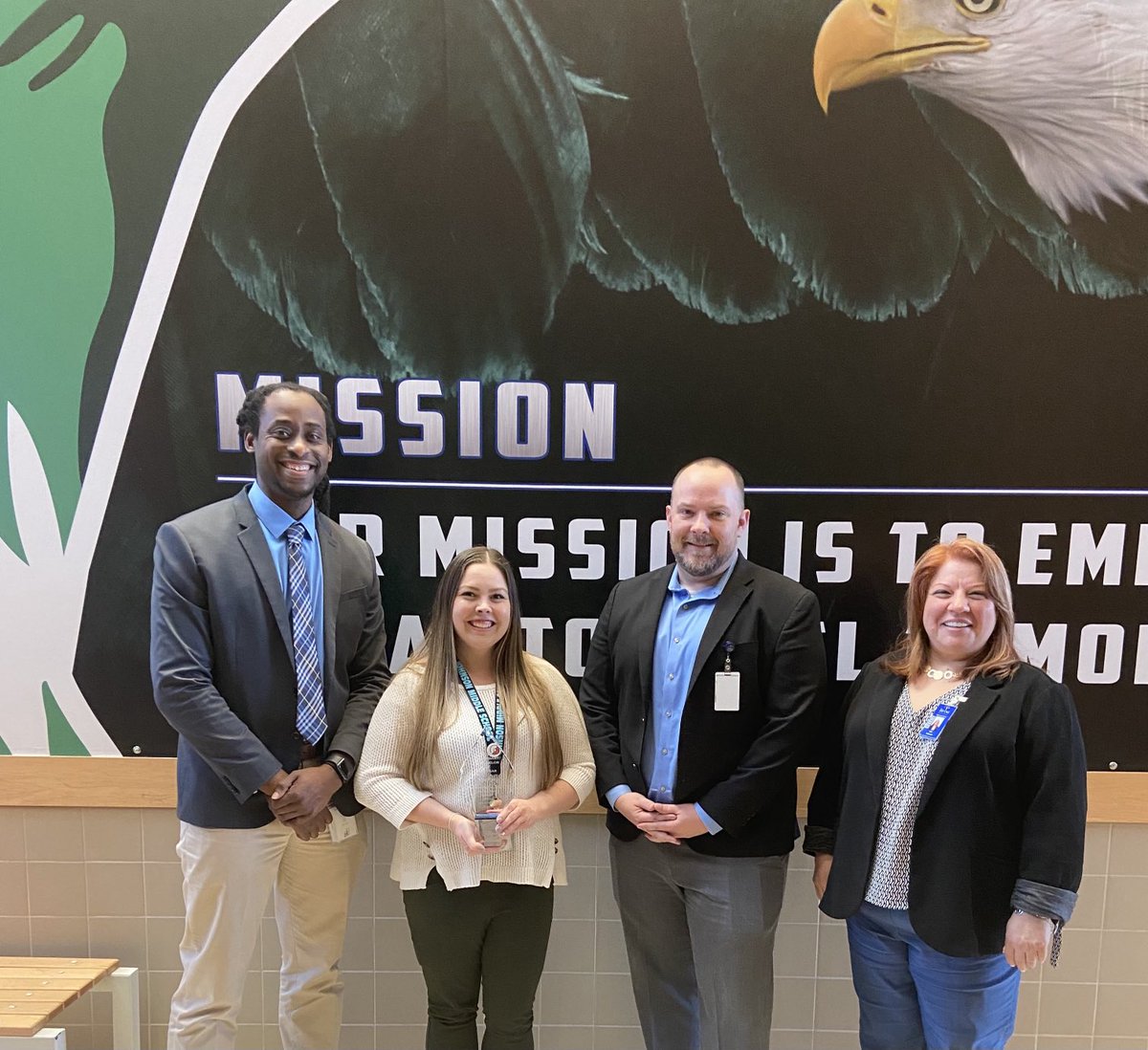iisdCTE's tweet photo. Congratulations ⁦@FyfeKylie⁩ selected as the ⁦@iisdCTE⁩ counselor of the year ⁦@netzeroJMS⁩ ⁦@NetZeroNick⁩ She exemplifies excellence everyday and brings value to her team and students!@irvingisd https://t.co/b8u6i2kMoB