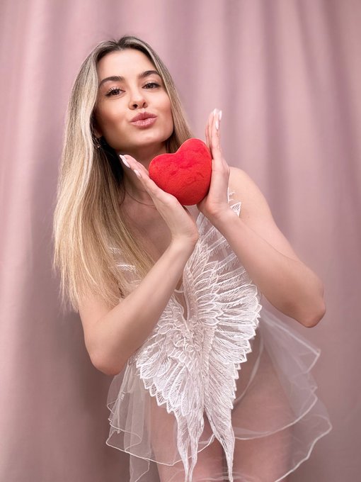 Happy Valentine&rsquo;s Day 💘💘💘💘💘  #camgirl #sexy #nsfw #amateur https://t.co/THu2kpZZd2<a href="/tag/camgirl"class="tags">#camgirl</a><a href="/tag/sexy"class="tags">#sexy</a><a href="/tag/nsfw"class="tags">#nsfw</a><a href="/tag/amateur"class="tags"><span>#amateur</span></a>