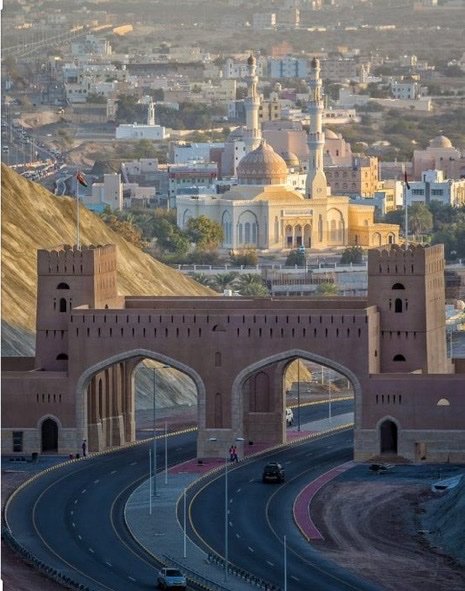 Maryambalushi01's tweet photo. جميل هذا الحراك والنشاط السياحي في مختلف محافظات السلطنة.. هذا ما كنا ننشاد به.
مثل هذه المهرجانات تستهدف الأسر المنتجة والمشاريع الصغيره وكذلك وظائف مؤقته للباحثين عن عمل.

ويجيك شخص يقول لا تدنسوا الظاهرة فهي طاهرة 😅

#مهرجان_الظاهرة_السياحي https://t.co/BNPgUs20Ij