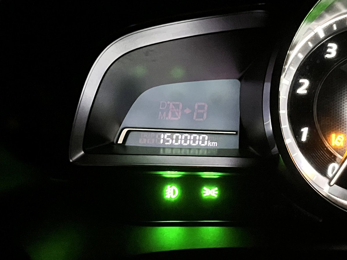LBL153's tweet photo. 弐号機が150,000km到達しました✨️
来月には車検を通します。
大台まで残り50,000km、頑張ってもらいますっ!
黒煤焼きのDPFサイクルは何もしなけりゃ170km/回、スートル突っ込めば280km/回超えることもありガバガバで笑う😂
#withMAZDA
#アクセラ #BM2FS
#MTはいいゾ
#TorquePro https://t.co/NCWISjFAA8