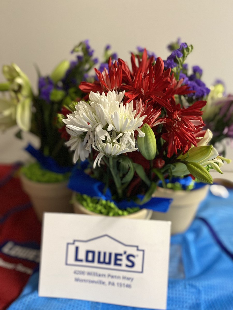 Kindness Day
#FrontEnd1660
<a href="/BlueTeam_R21/">Lowe’s Region 21</a> 
As part of Valentine’s Day, we wanted to spread kindness throughout the store. #1660Proud 
💌 Edith C.
💌 Kelly W.
💌 Cliff B.
You can either keep your flower arrangement or you can pass it on to someone that “you” appreciate.