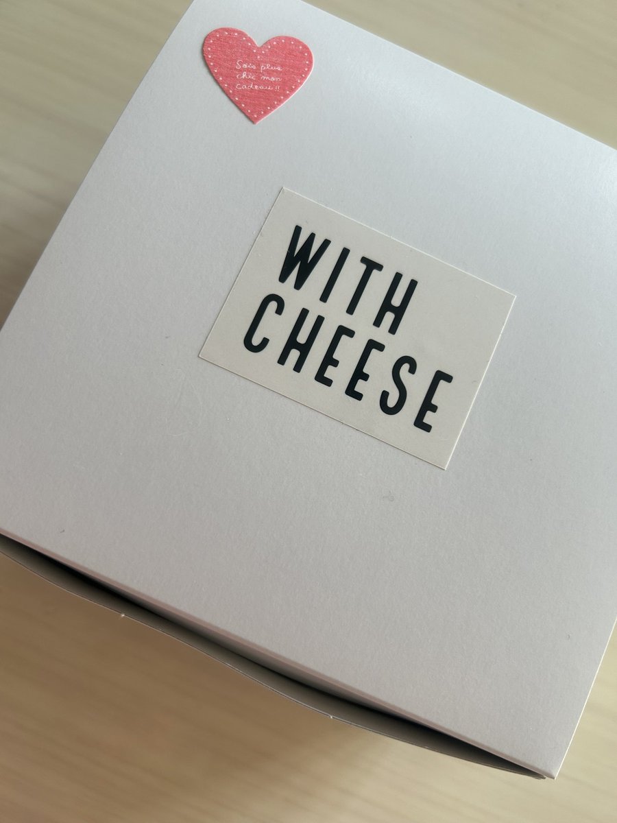 yukitty216415's tweet photo. しごおわで寄り道
気になってた
#WITHCHEESE さんに寄ってみた😍

気になるメニューばかりだったけど、プリンの気分だったからチーズソフトプリンにした😋
イートインもあるし、ショーケースは美味しいのがいっぱいでテイクアウトてきた🤩

次はストロベリーソフトにしよ🍓

#つくばスイーツ https://t.co/c7Lmy8WNgb