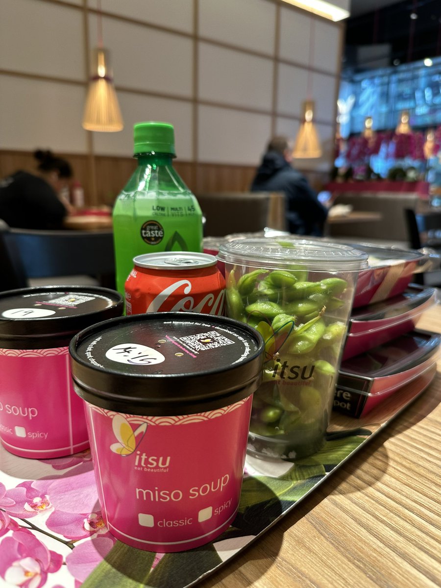 clivecastillo_'s tweet photo. Enjoyed the sushi especially with great customer service from Gabriel @ItsuOfficial Wembley Park 🍣 🍱 https://t.co/Z8lzPDROvd