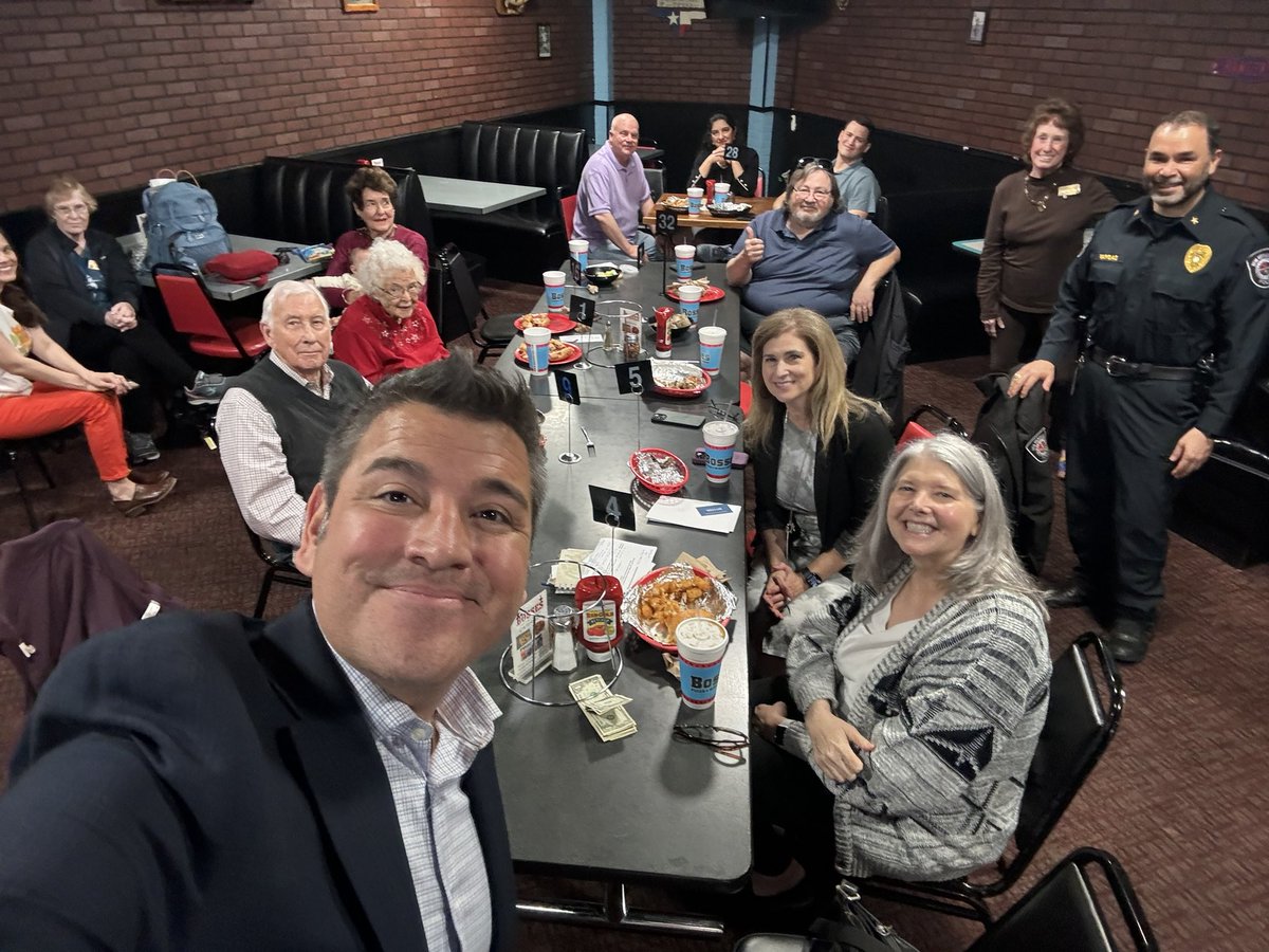 Join us on the second Thursday each month to hear interesting programs! #kidsneedkiwanis #kiwanisneedsyou 
Our February speaker was Jonathan Martinez from News 5 San Antonio.