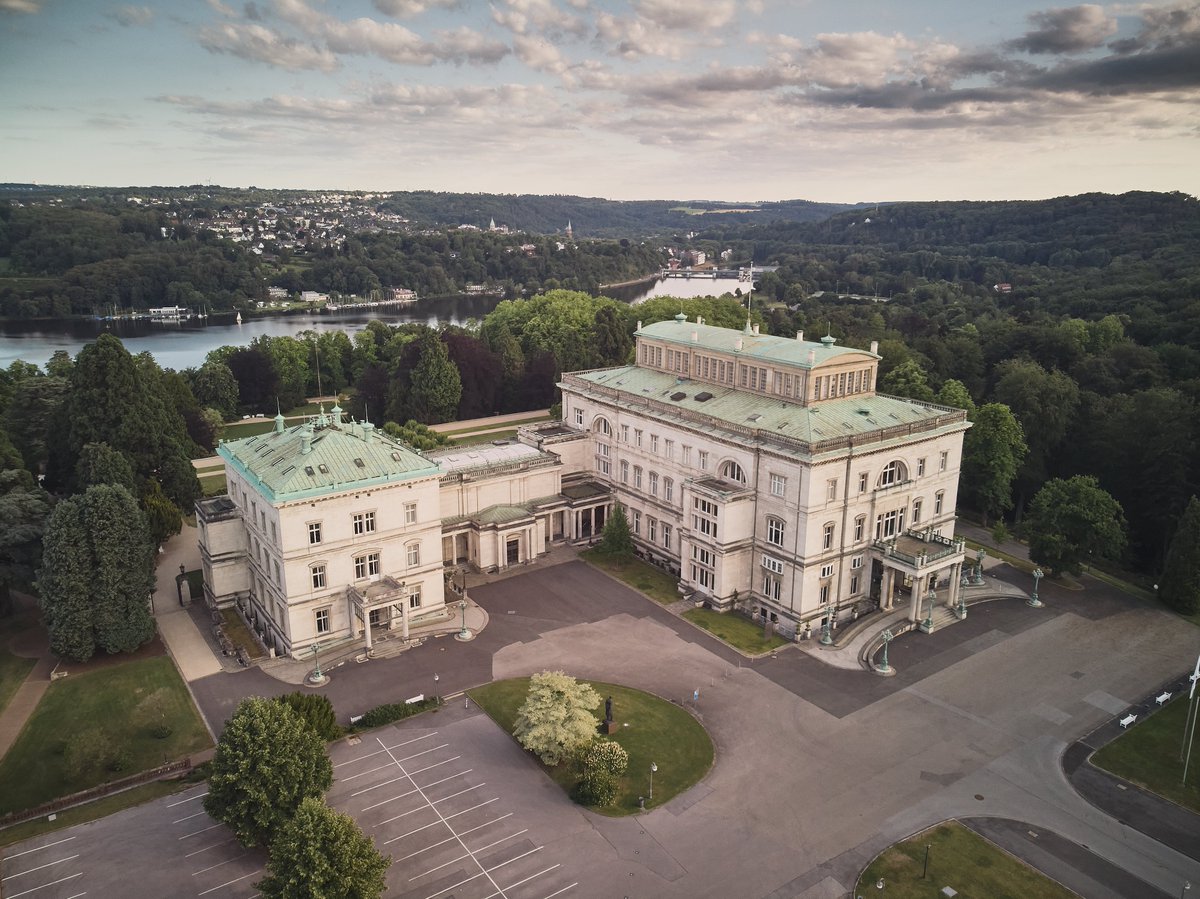 De Duitse stad Essen neemt deel aan onze #CityBreaksPressEvent. Deze stad in het Roergebied is een cultureel walhalla met o.m Villa Hügel, het Folkwang museum en het indrukwekkende UNESCO Werelderfgoed Zollverein steenkolenmuseum en het  Red Dot Design museum. #duitslanddichtbij