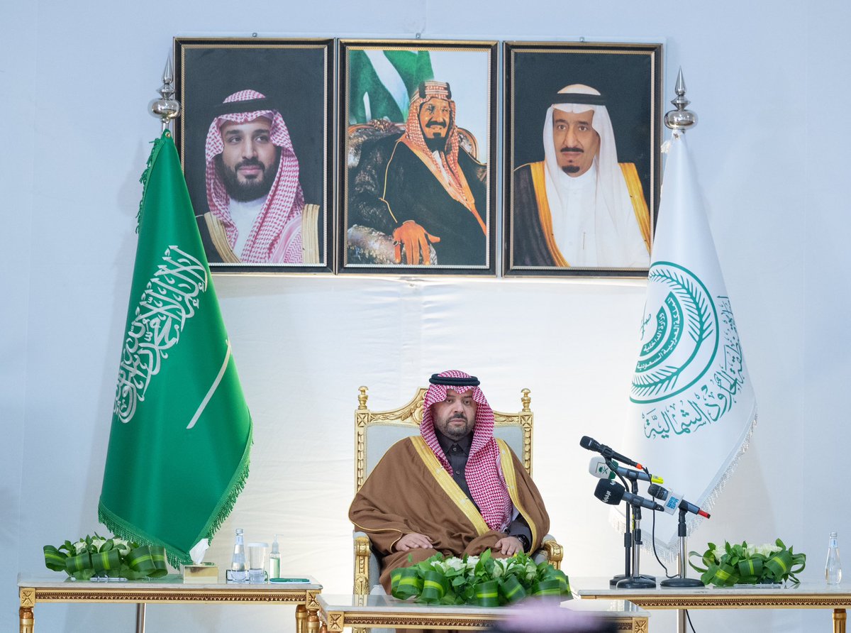 NorthborderSA's tweet photo. سمو #أمير_الحدود_الشمالية يلتقي أهالي مركز لينه خلال جولته التفقدية #برفحاء . 

https://t.co/lhmPdDSXcV https://t.co/ERchWx4hk1