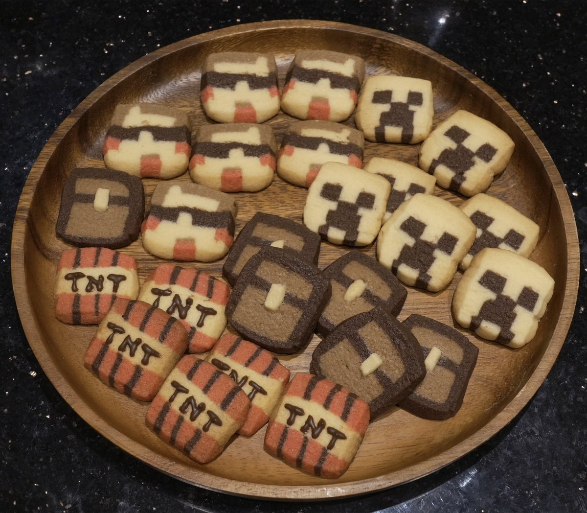 バレンタインに妻がマイクラクッキー作ってくれました🍪