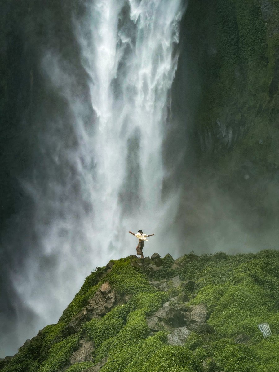 aazmeeriskndr's tweet photo. Day 2

📍Sipiso-Piso Waterfalls

Antara air terjun tertinggi di Indonesia. Sini kalau korang nak turun bole, nak tengok view dari atas pun cantik juga. 

Tak pernah bosan tengok view dekat sini. https://t.co/Gvzm2yEHmc