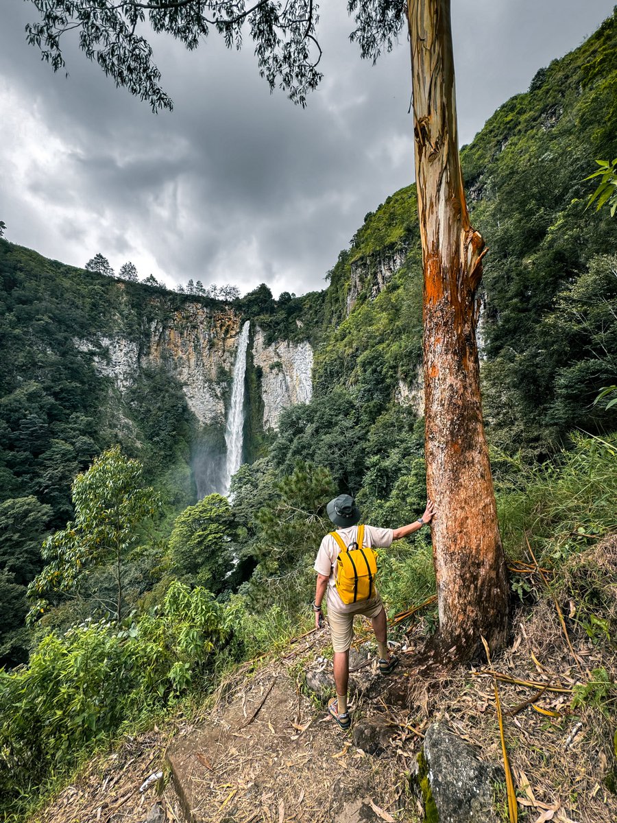 aazmeeriskndr's tweet photo. Day 2

📍Sipiso-Piso Waterfalls

Antara air terjun tertinggi di Indonesia. Sini kalau korang nak turun bole, nak tengok view dari atas pun cantik juga. 

Tak pernah bosan tengok view dekat sini. https://t.co/Gvzm2yEHmc