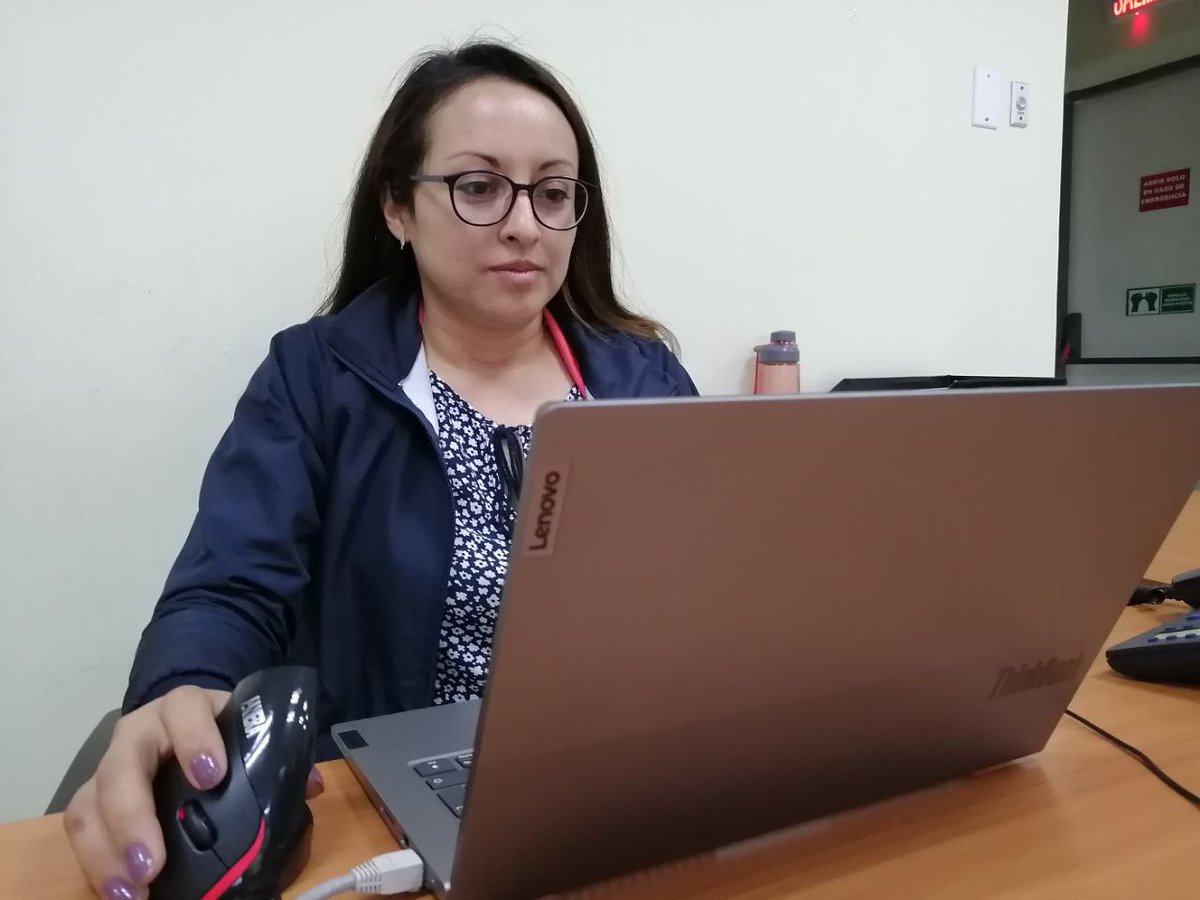 ECU911Ambato's tweet photo. [MEDIOS]

@LorenaLl22, Especialista de Zonal de Operaciones realizó, en la señal de @RadioCaracol913, un balance de las estadísticas que dejó el feriado de carnaval en la jurisdicción del #ECU911 #Ambato.

#ECU911SiempreACtivo https://t.co/MX4HBPFLg2