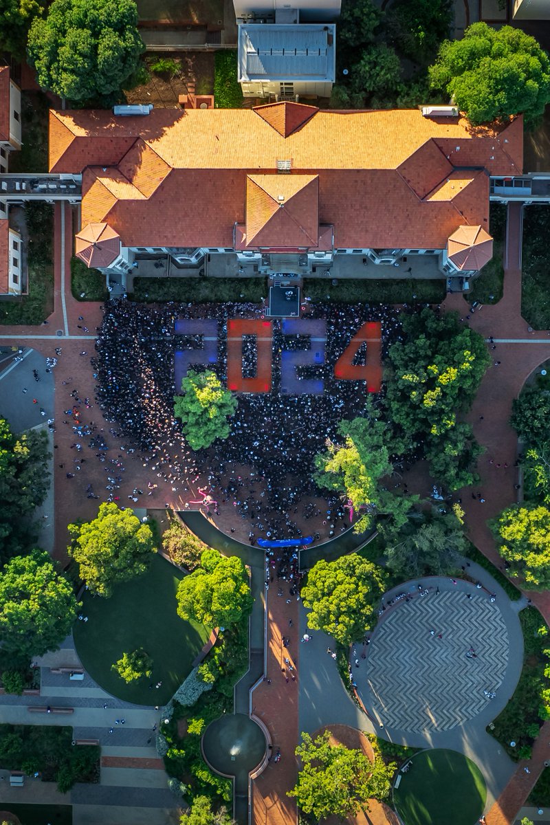 UFSweb's tweet photo. #WallpaperWednesday 📲

Relive the excitement from our unforgettable Bloemfontein Campus and South Campus #UFSFirstYearsWelcoming. Transform it into your wallpaper and cherish the memories forever!

#ILoveMyKovsies https://t.co/DYIHD1oYy1