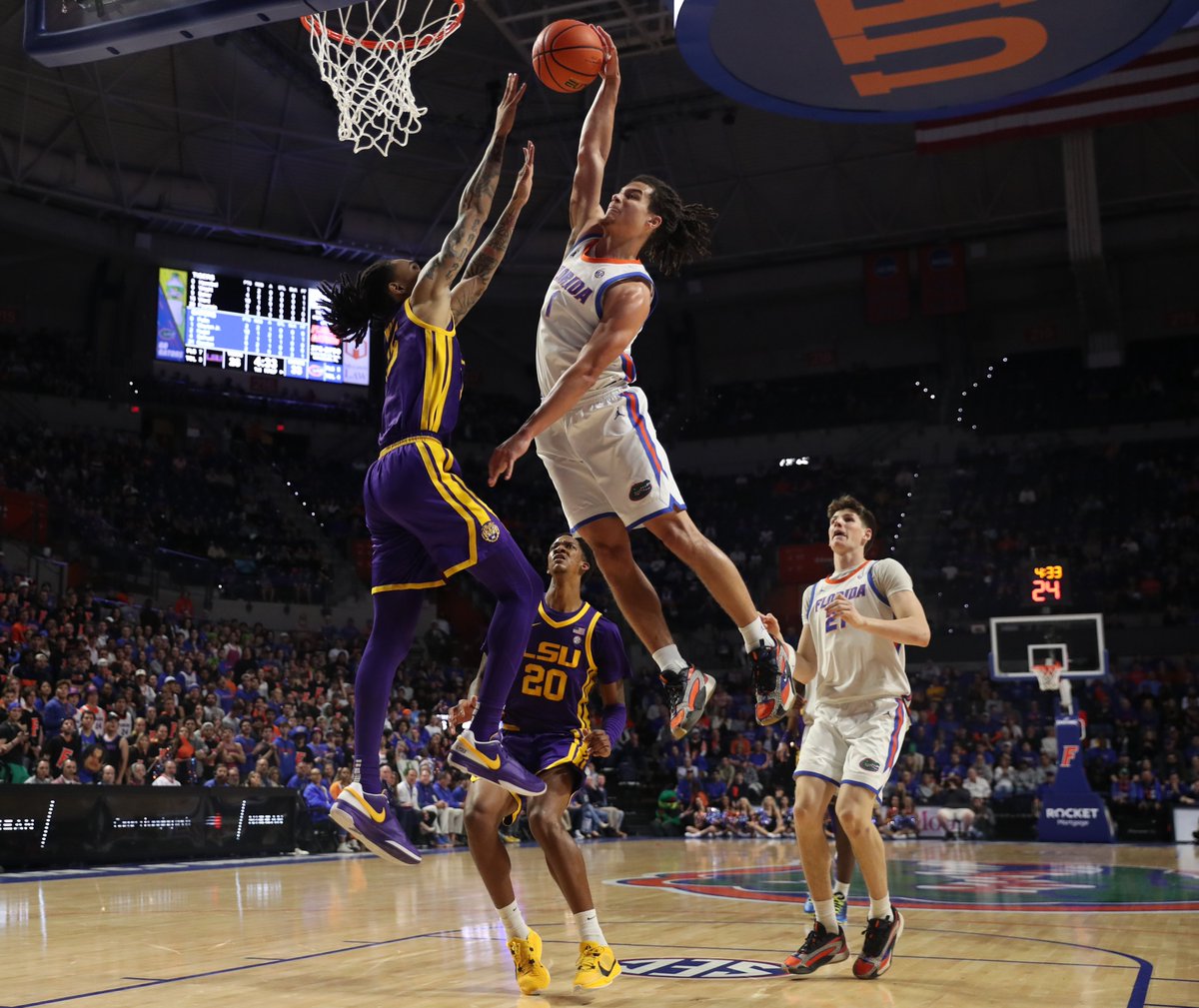 GatorsScott's tweet photo. #Gators G Walter Clayton Jr.'s jam vs. LSU as captured by Lorenzo Vasquez (@LorenzoRoni) ... Nice work by both ...